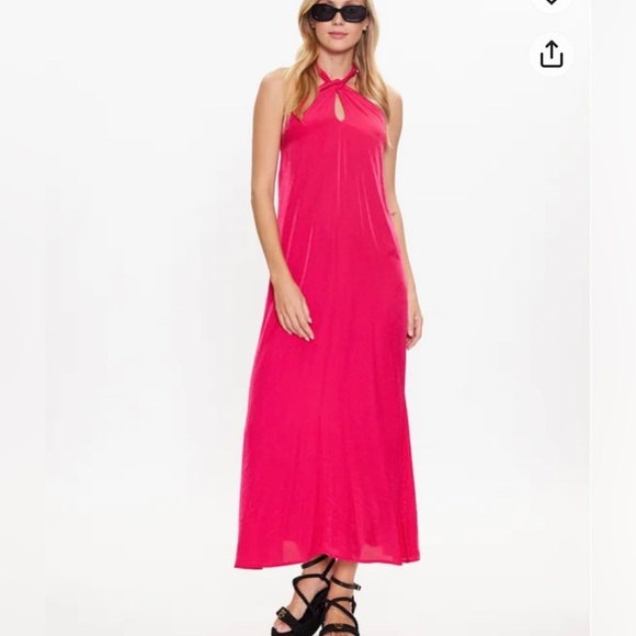 Fuchsia twisted halter dress - Picture 4 of 12